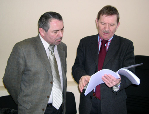 Мурадис Салимханович Салимханов, слева